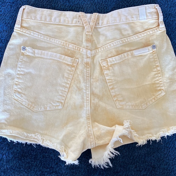 7 FOR ALL MANKIND MONROE JEAN SHORTS BUTTON FLY SIZE 24 MINERAL MARIGOLD! - Picture 6 of 11
